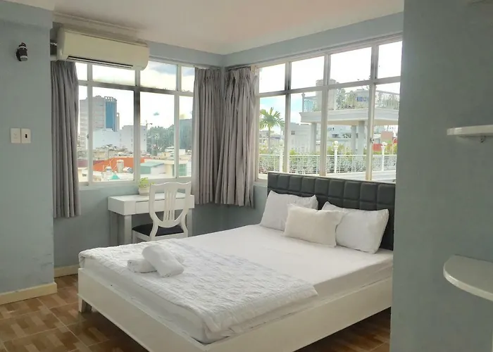 Happyhomes 178 Center Hotel