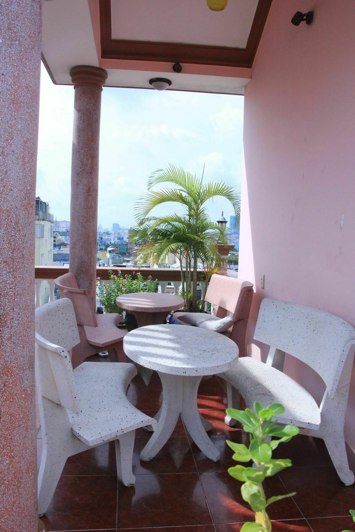 Khách sạn Happyhomes 178 Center 2*